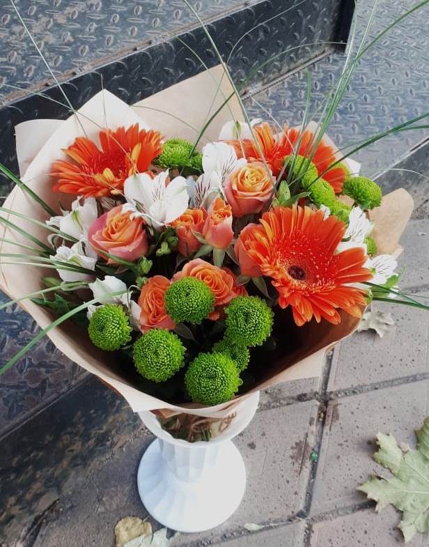 Букет цветов из: Герберы, Хризантемы, Альстромерии и Розы в Новохаритоново