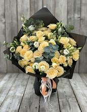 Букет цветов из:  Розы и Лизиантусы в Новохаритоново
