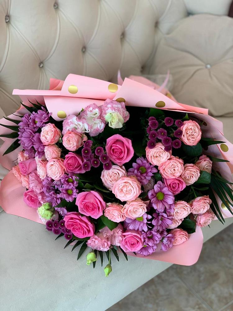 Букет цветов из: Хризантемы, Розы и Лизиантусы в Новохаритоново