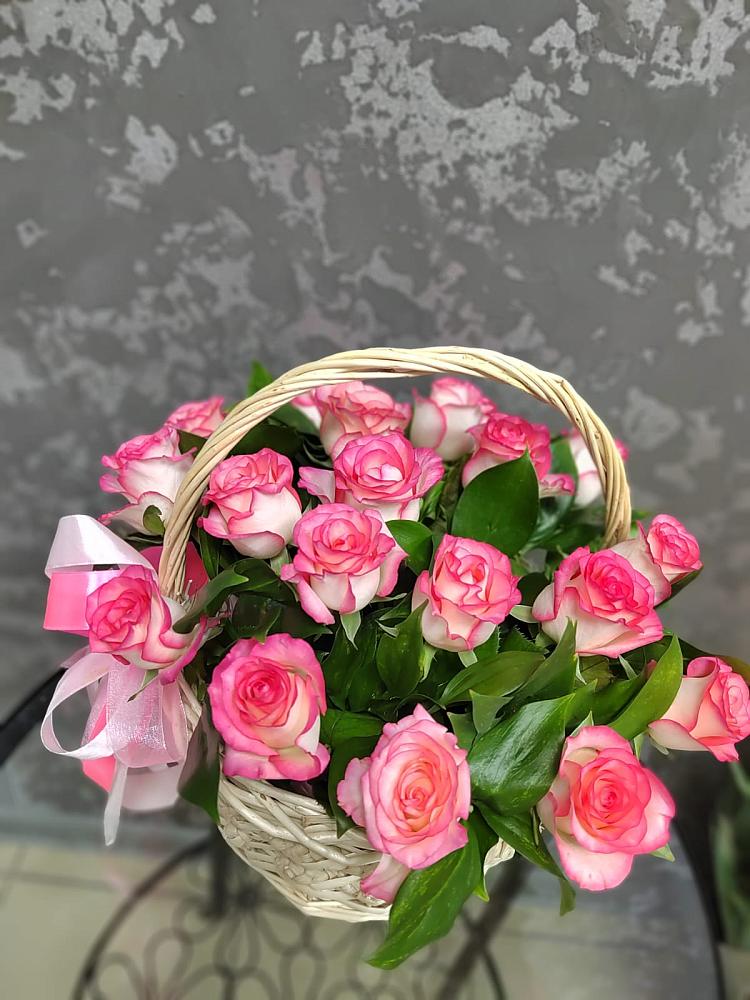 Цветочная композиция из Розы в корзине в Новохаритоново
