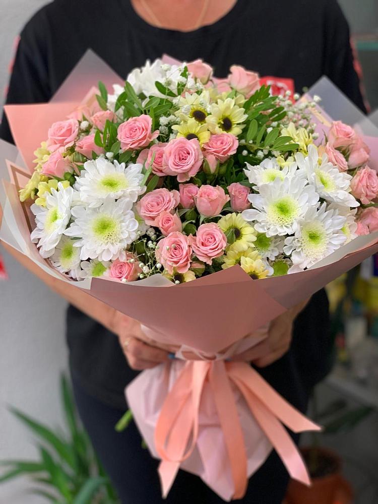 Букет цветов из: Розы и Хризантемы в Новохаритоново
