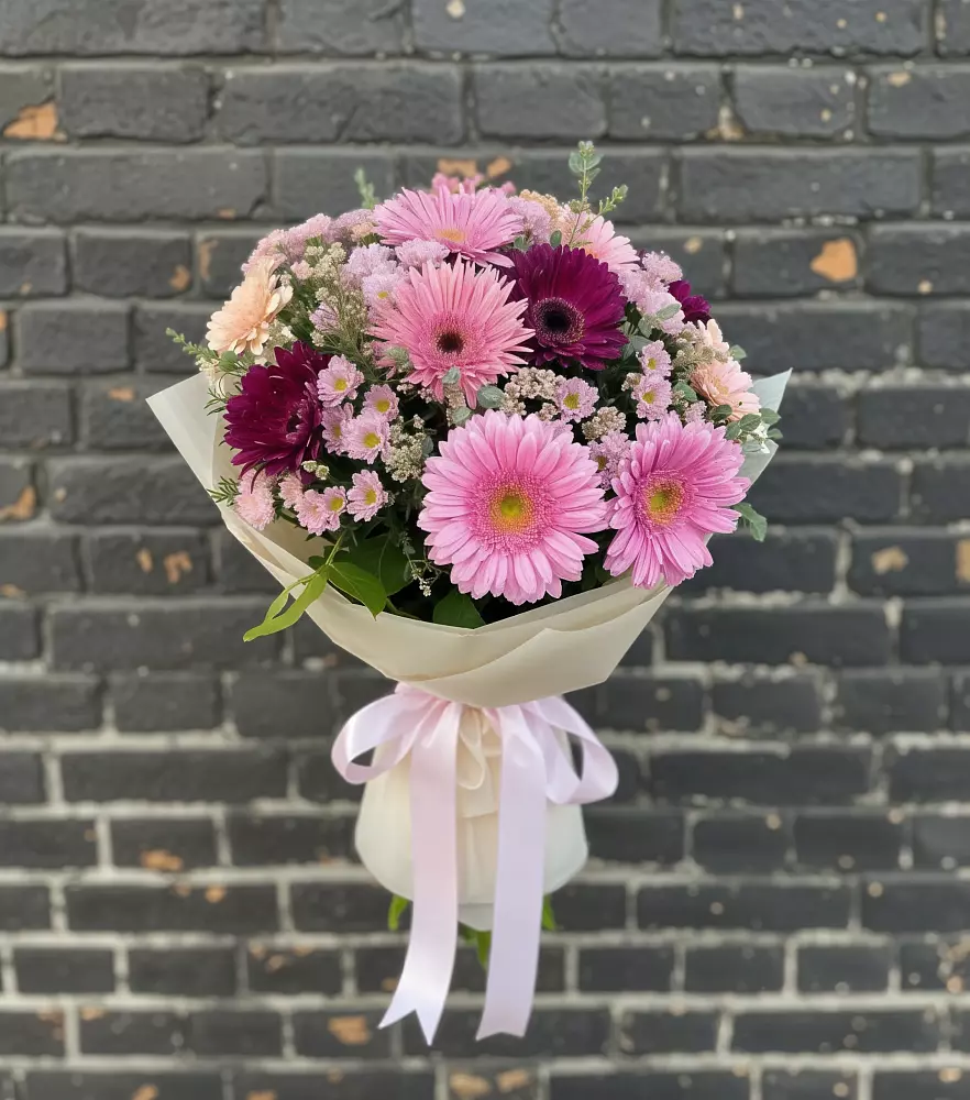 Букет цветов из: Герберы и Хризантемы в Новохаритоново
