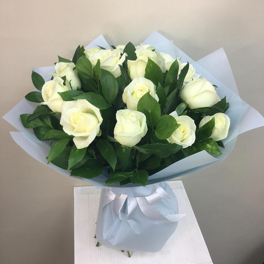 Букет 15 Белых роз Проуд в Новохаритоново