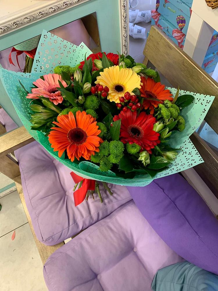 Букет цветов из: Герберы, Хризантемы и Альстромерии в Новохаритоново