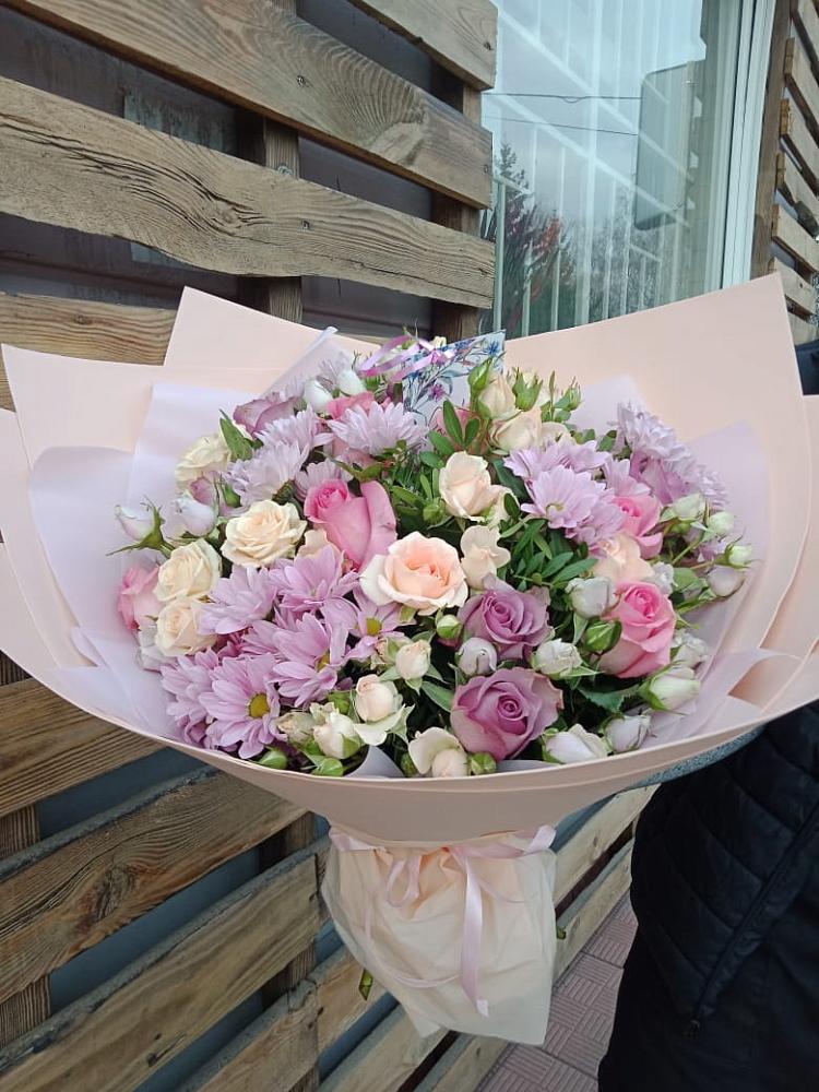 Букет цветов из: Розы и Хризантемы в Новохаритоново