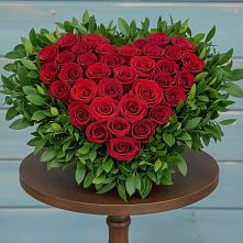 Цветочная композиция из Розы в виде сердца в Новохаритоново