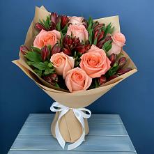 Букет цветов из:  Розы и Альстромерии в Новохаритоново