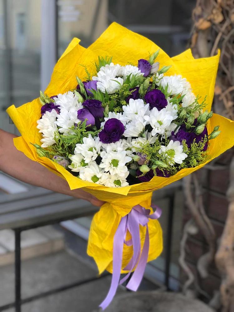 Букет цветов из: Ирисы, Хризантемы и Ромашки в Новохаритоново