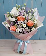 Букет цветов из:  Лизиантусы, Розы, Альстромерии и Гипсофила в Новохаритоново