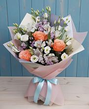 Букет цветов из:  Лизиантусы, Розы, Альстромерии и Гипсофила в Новохаритоново