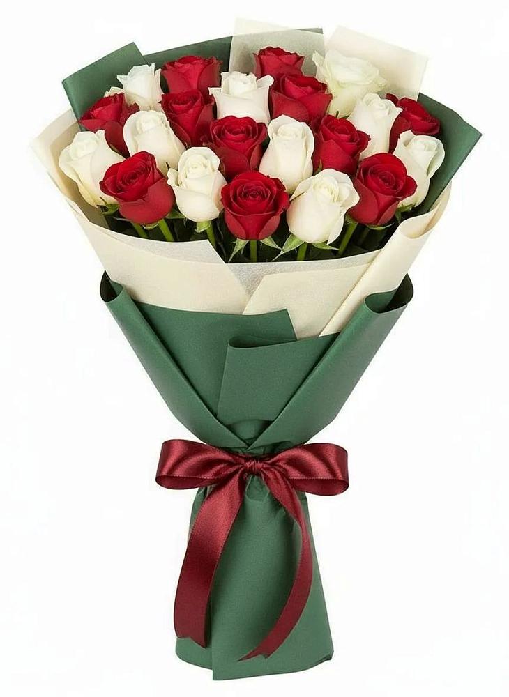 Букет Микс из красных и белых роз в Новохаритоново