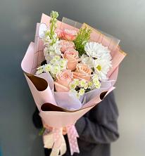 Букет цветов из:  Хризантемы и Розы в Новохаритоново