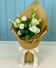 Букет цветов из:  Хризантемы и Лизиантусы в Новохаритоново