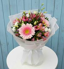 Букет цветов из:  Герберы, Альстромерии и Лизиантусы в Новохаритоново