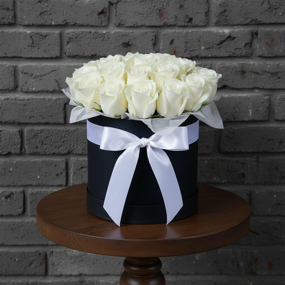 Цветочная композиция из Розы в шляпной коробке в Новохаритоново