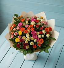 Букет Микс из разноцветных кустовых роз в Новохаритоново