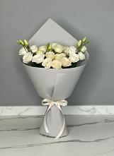 Букет цветов из:  Розы и Лизиантусы в Новохаритоново